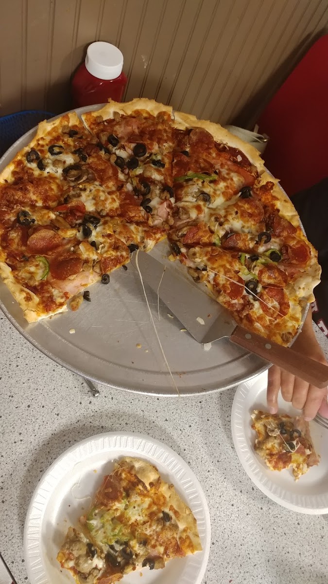 Large Mouth Pizza Photos 9
