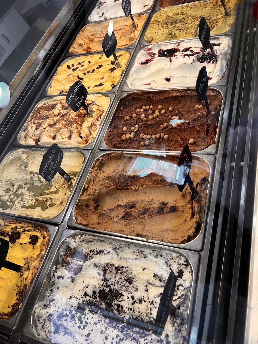 L'artigiano Del Gelato Photos 9