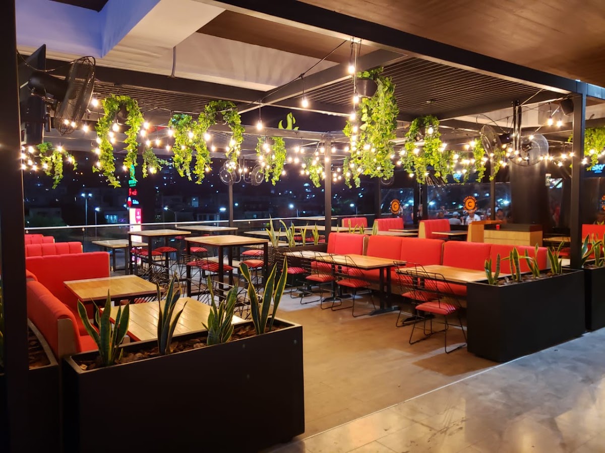 Las Alitas Plaza Arcadia