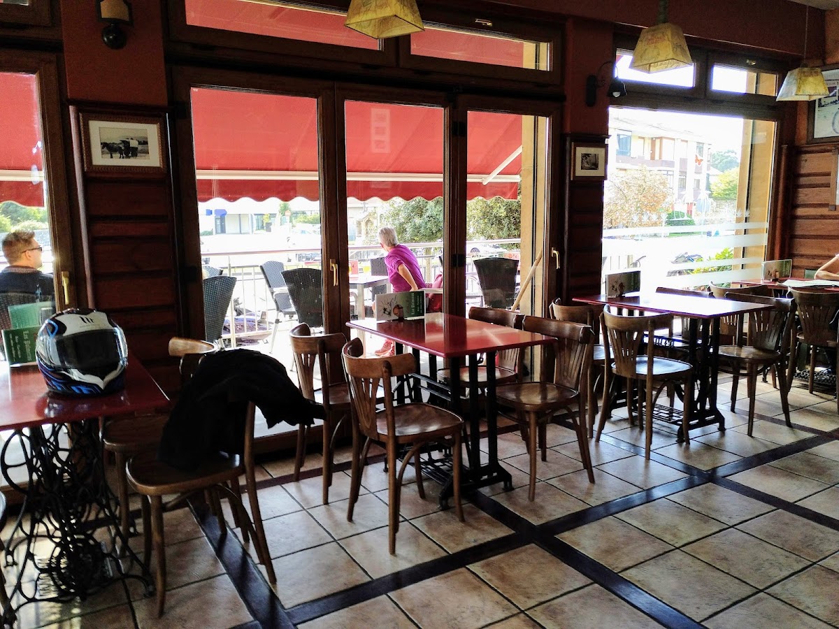 Las Palmeras Cafe