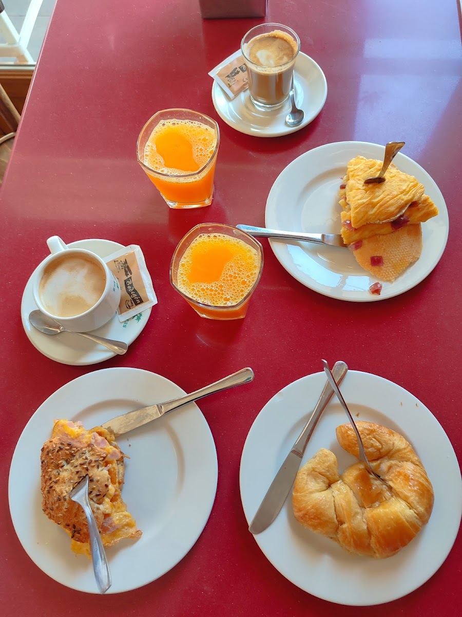 Las Palmeras Cafe Photos 2