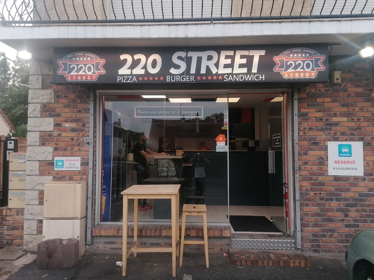 Le 220 Street