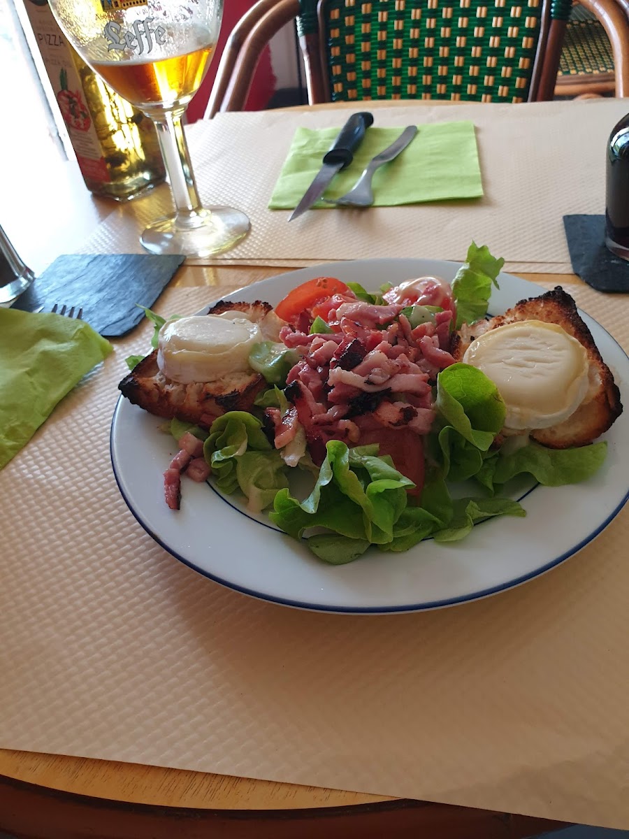 Le Castel Pizza Photos 9