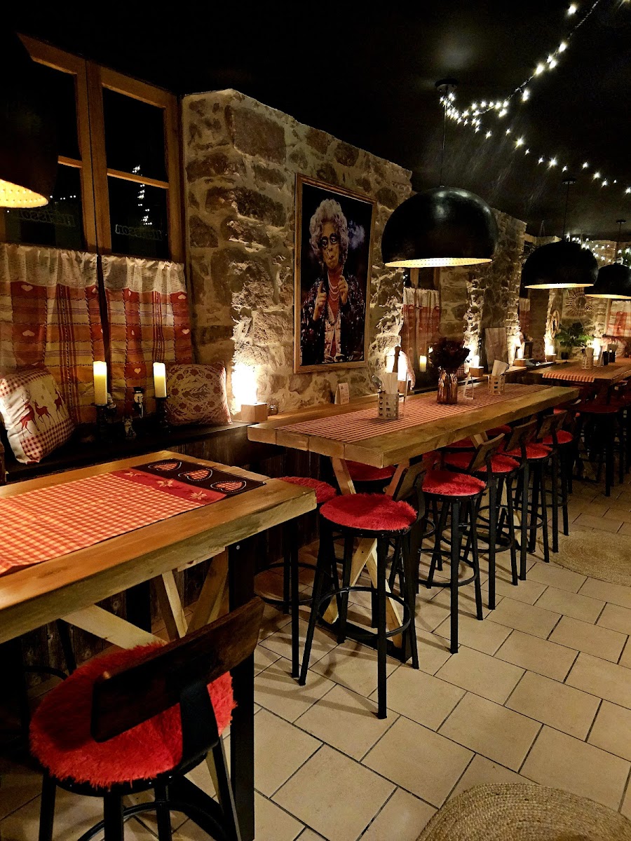 Le Hérisson / Bar À Tartes Flambées / Alsace