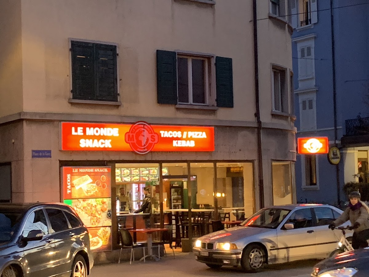 Le Monde Snack