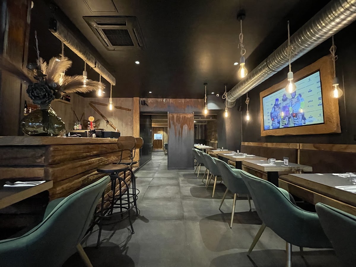 Le Monty - Crêperie À Levallois Photos 2