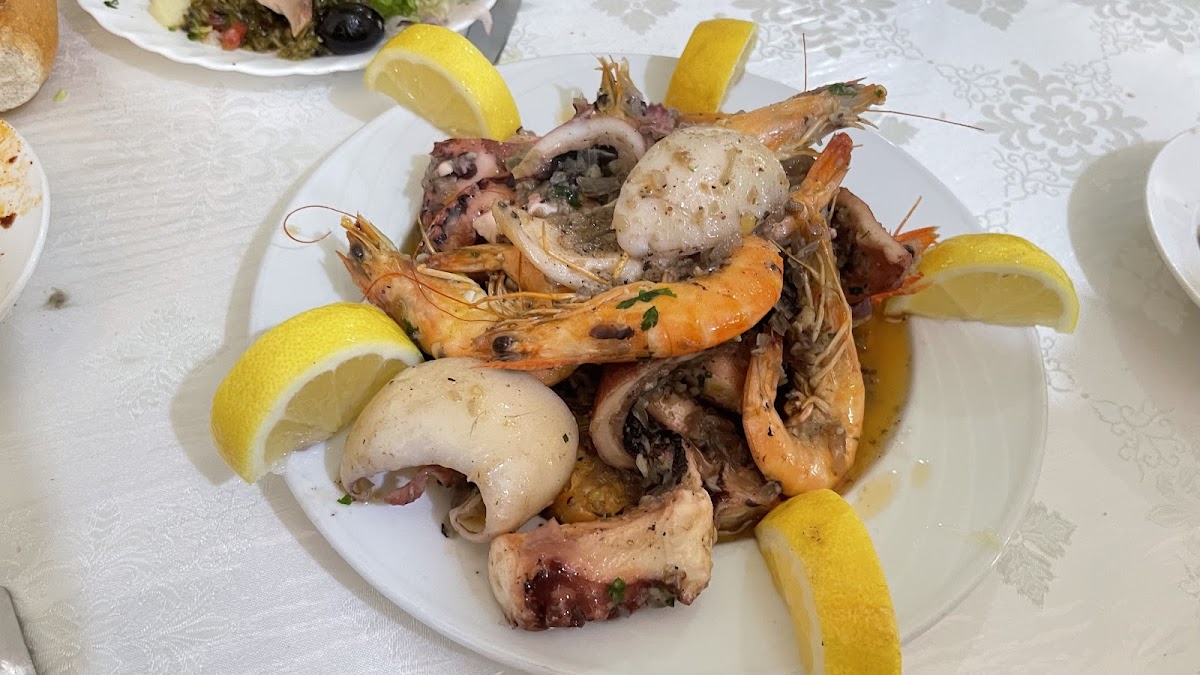 Le Pecheur Restaurant Photos 2