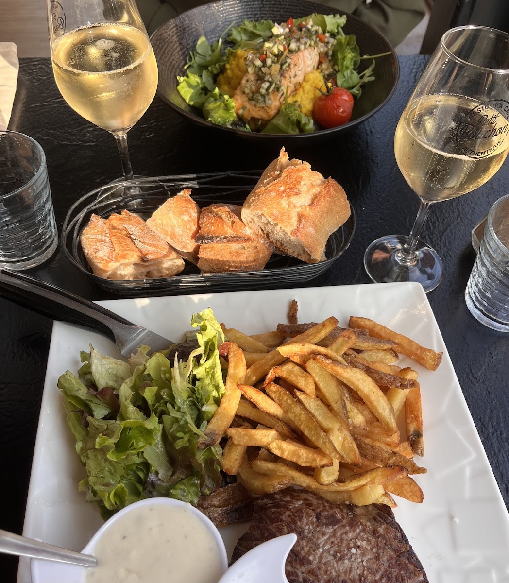 Le Petit Bouchon Restaurant Photos 2