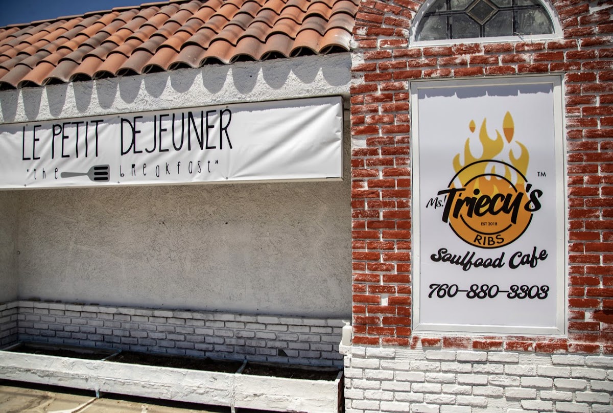 Le Petit Dejeuner