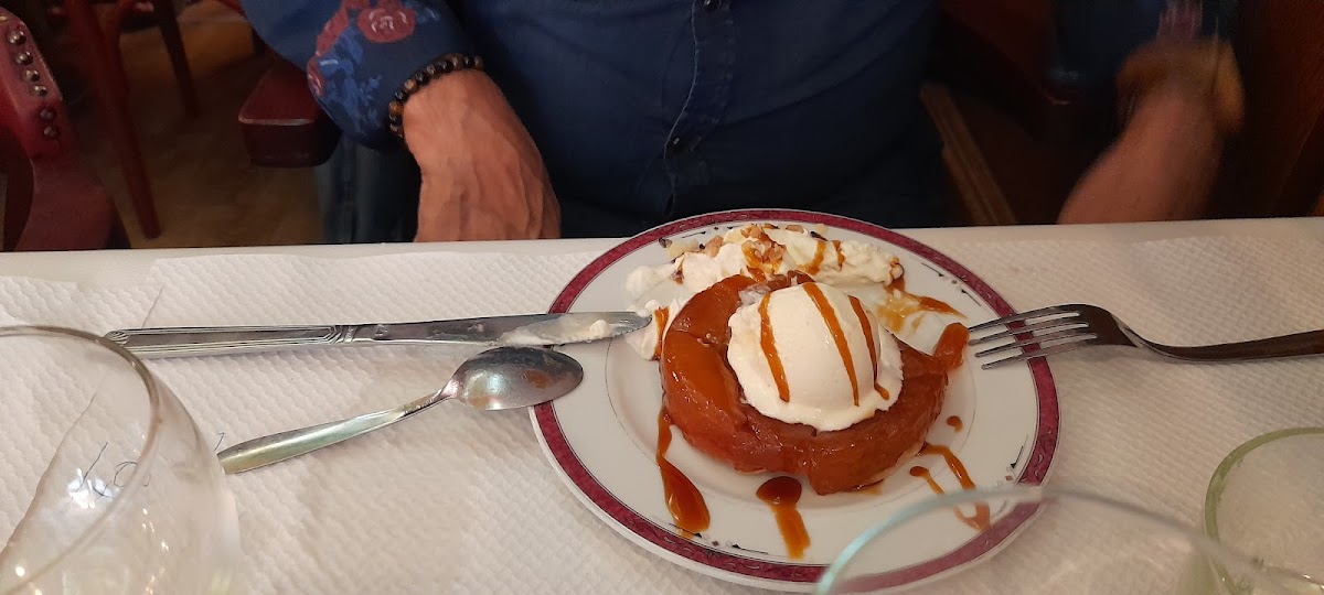 Le Petit Montmartre Photos 9