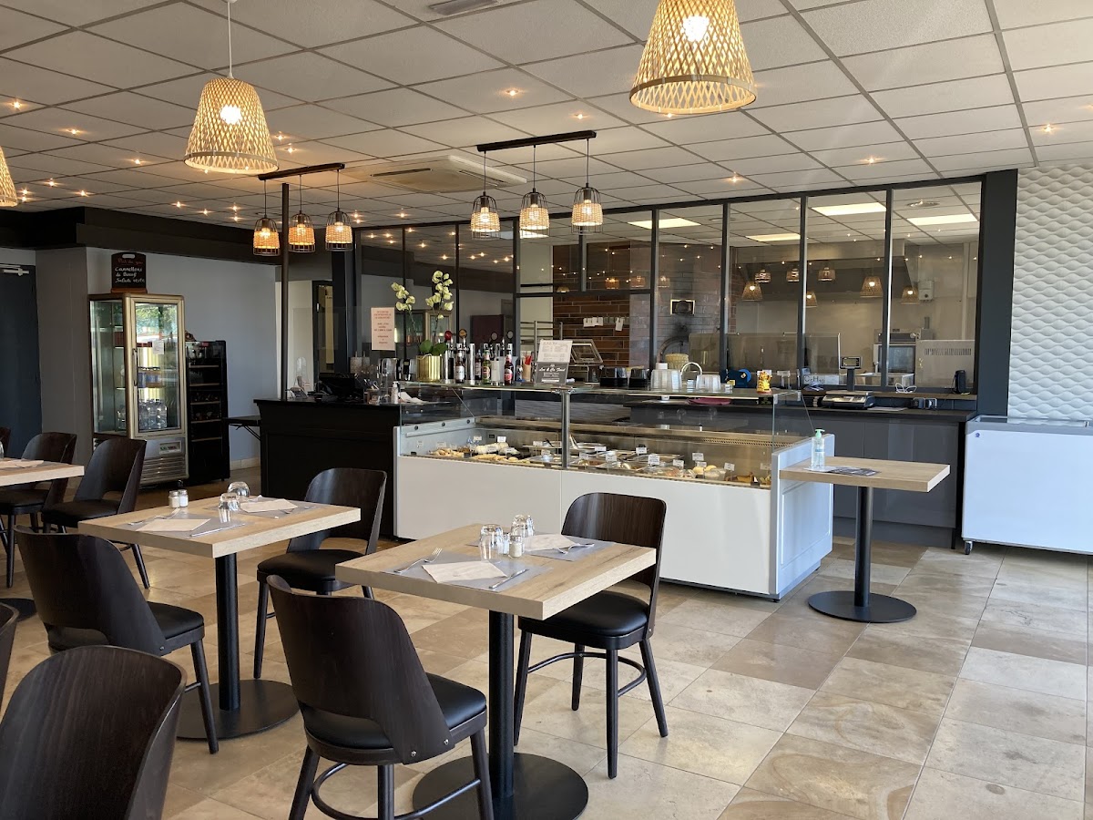 Lee & Co Food