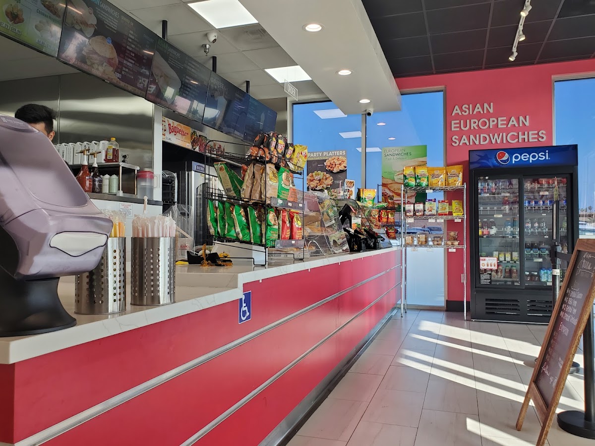 Lee's Sandwiches