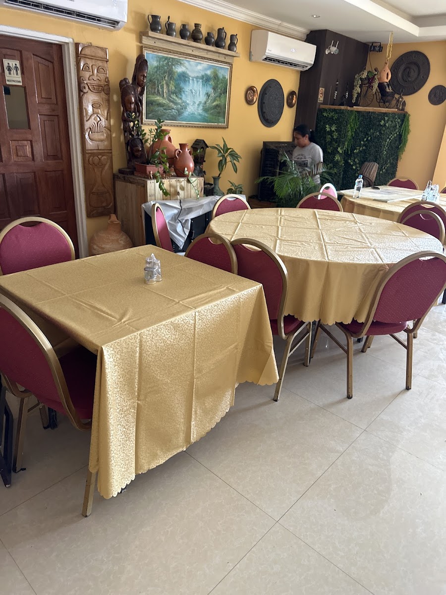 Lekker Restaurant