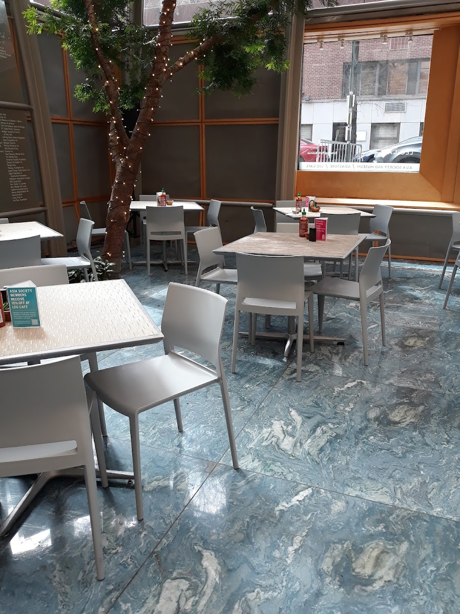 Leo Café At Asia Society Museum
