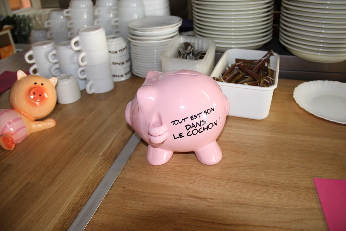 Les 3 Petits Cochons À Table Photos 2