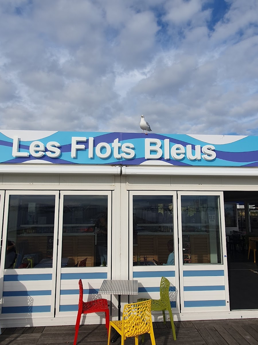 Les Flots Bleus
