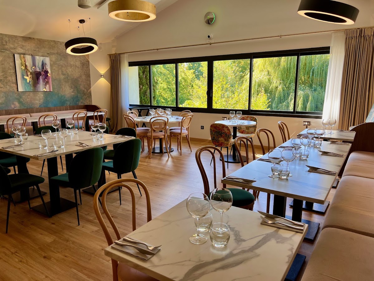 Les Nymphéas Restaurant · Chasse-Sur-Rhône
