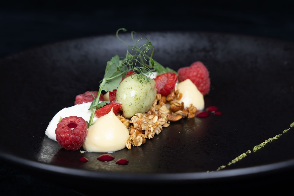 Les Nymphéas Restaurant · Chasse-Sur-Rhône Photos 2