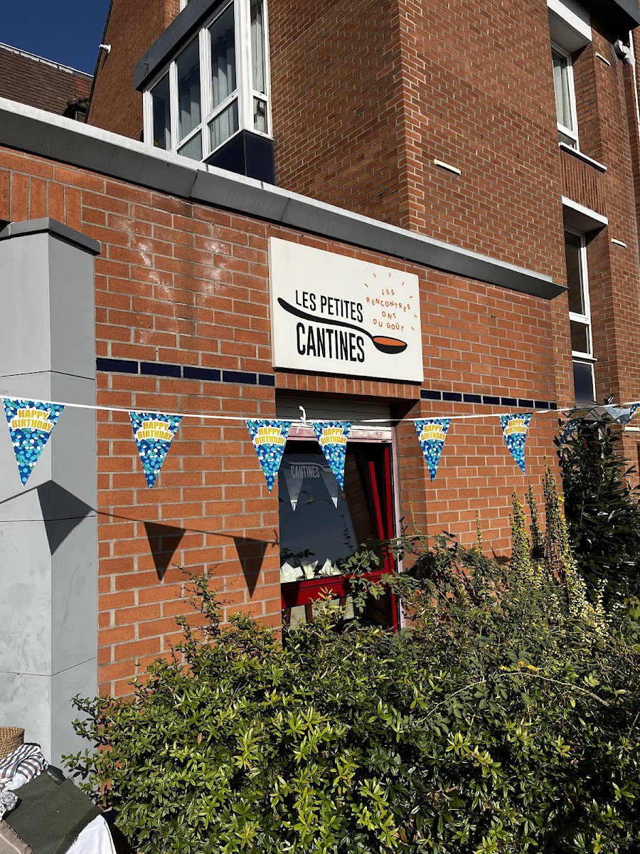 Les Petites Cantines Croix