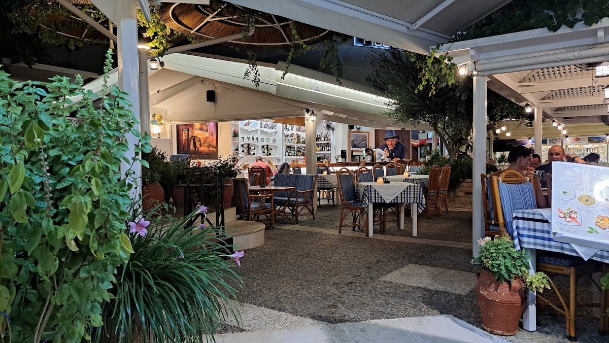 Levantes Restaurant, Cafe Bar