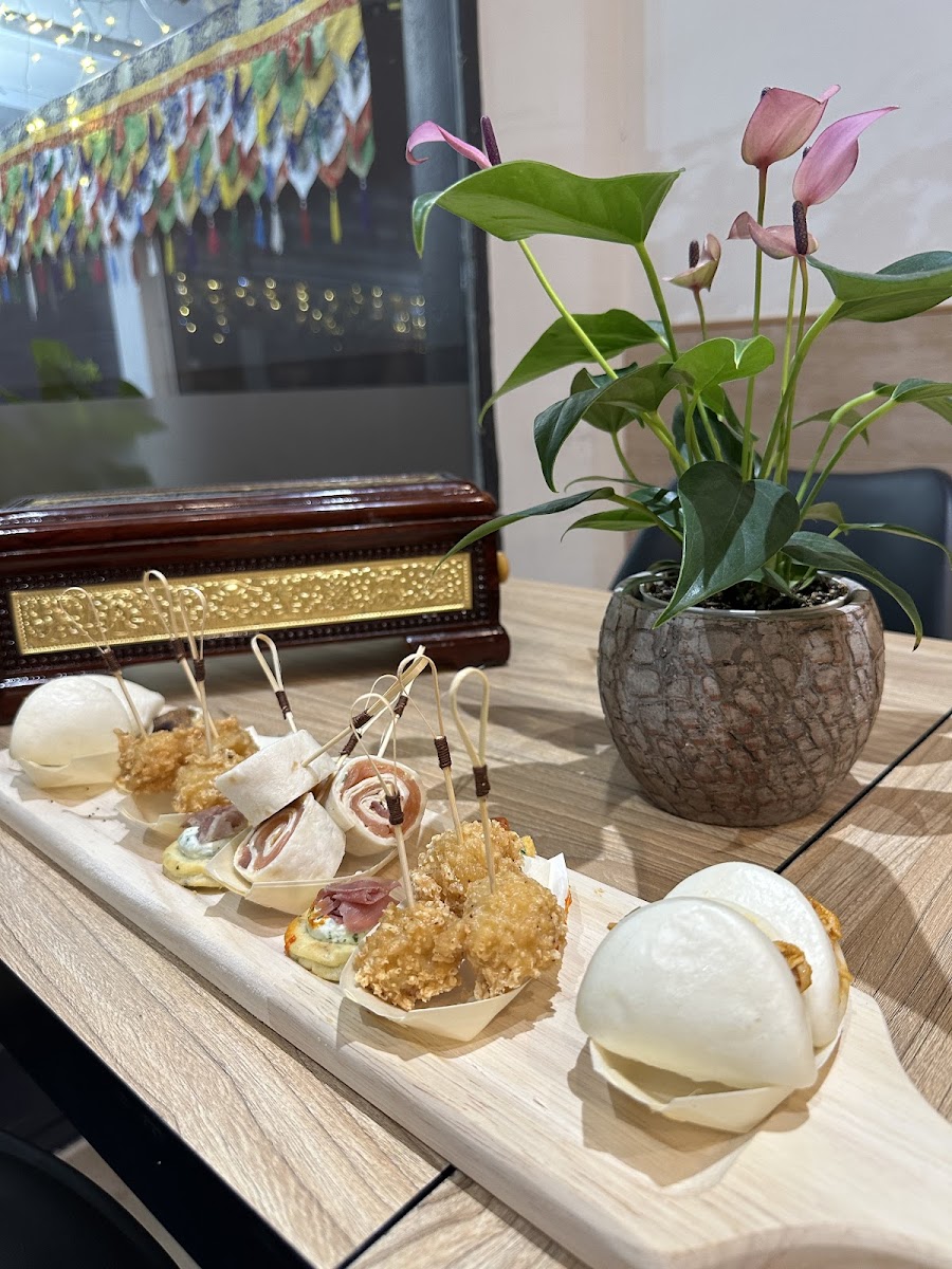 Lhamo Sakang ( Tibetan Family Restaurant ) Photos 2