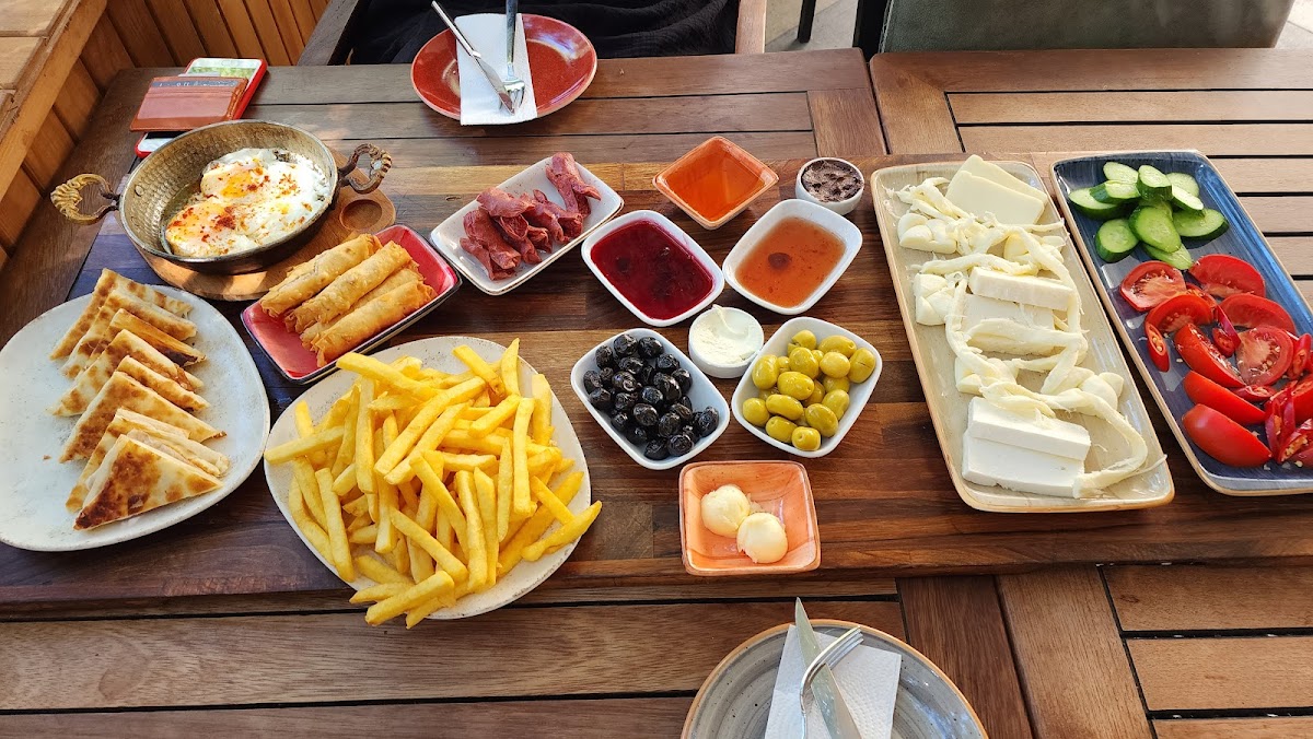 Limoon Cafe Restaurant Photos 2