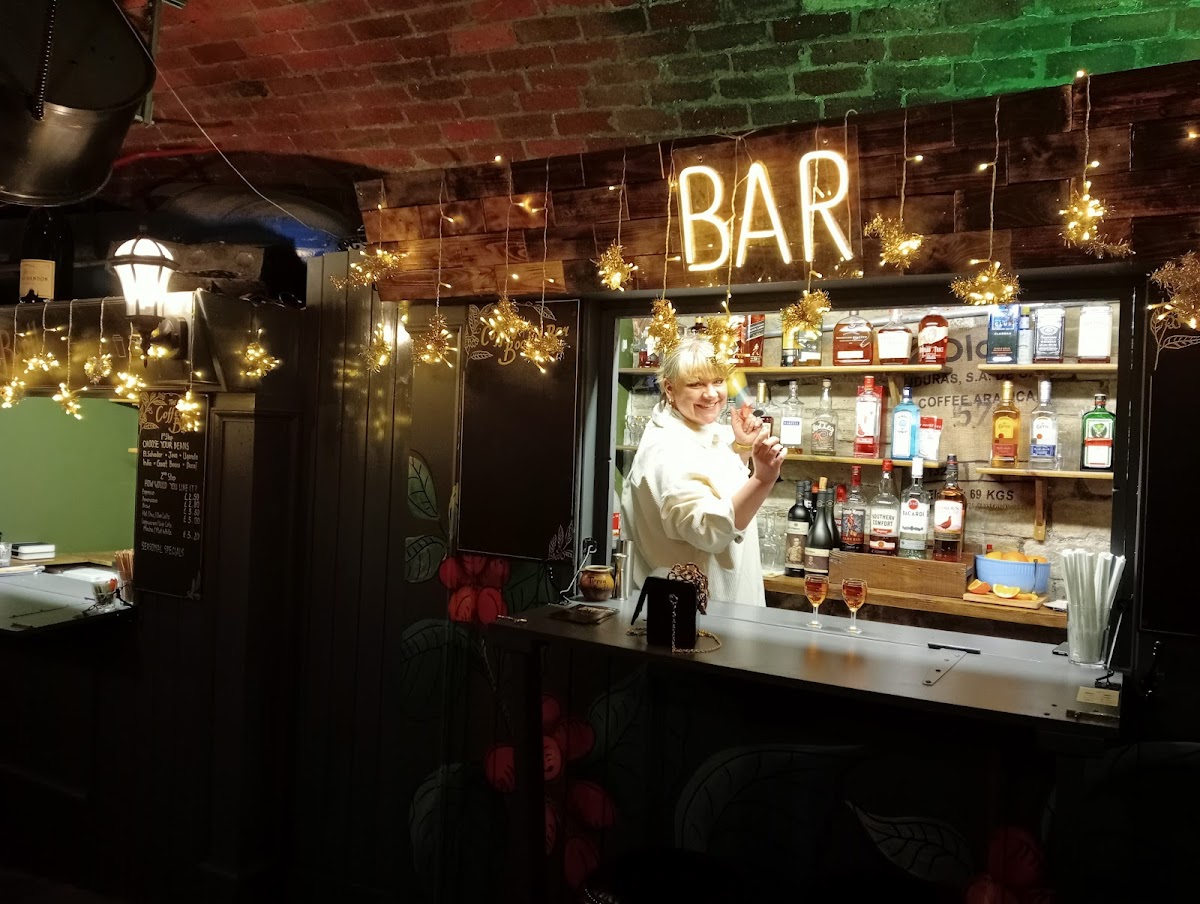 Lina's Coffee Booth & Bar Photos 9