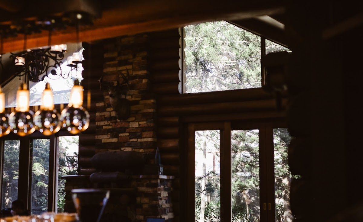 Loghouse Cafe