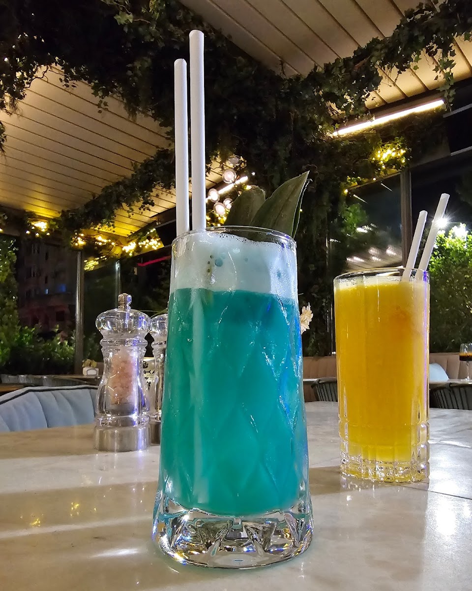 Loka Lounge Photos 2