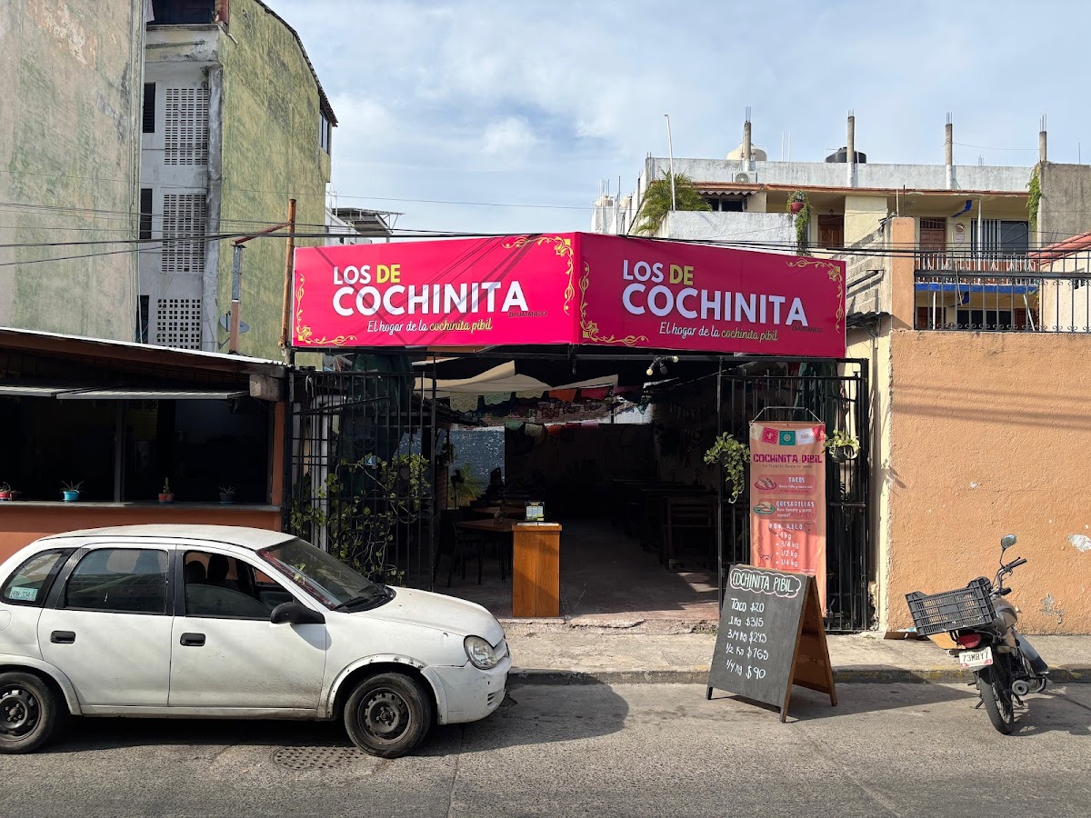 Los De Cochinita Zihuatanejo