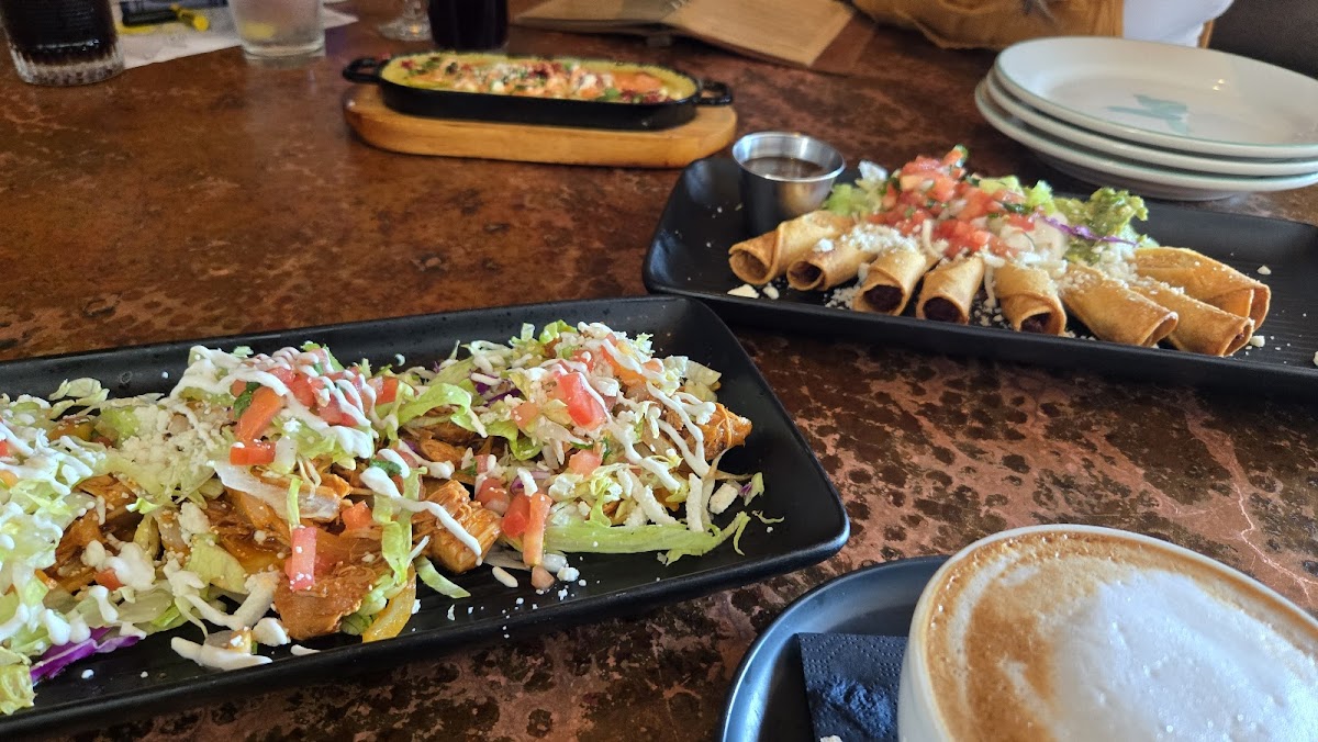 Los Molcajetes Bar & Grill Photos 9