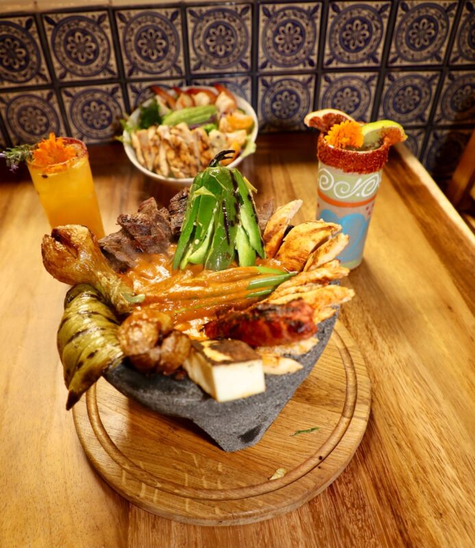 Los Molcajetes Bar & Grill Photos 2