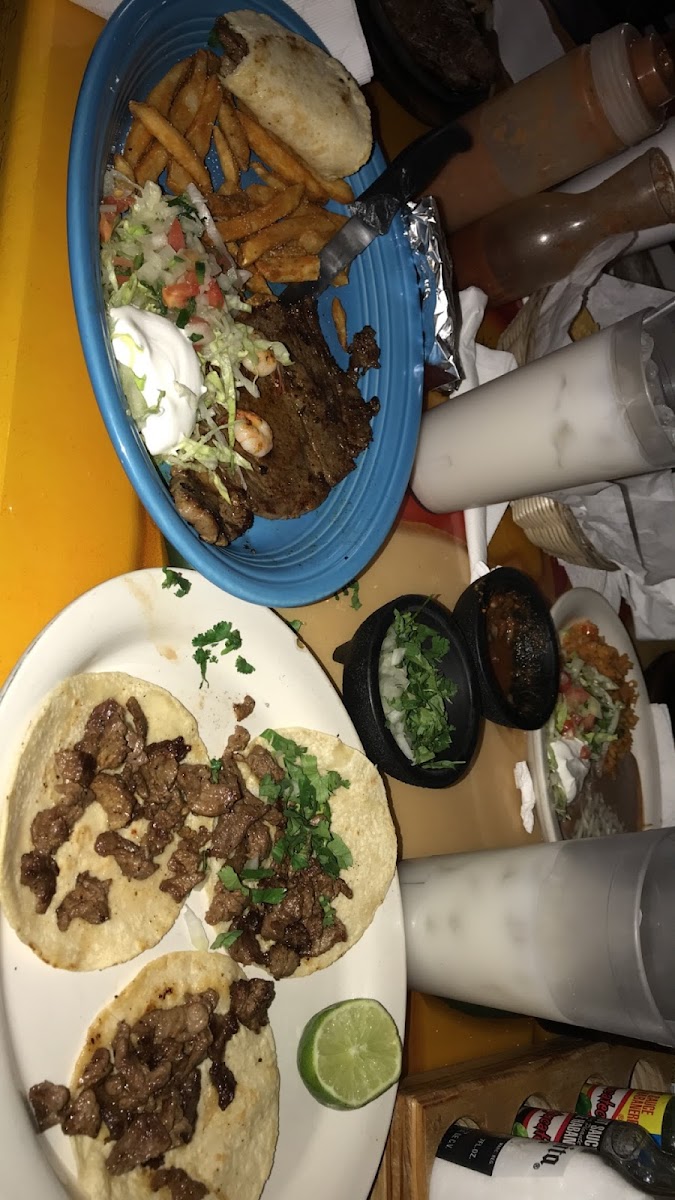 Los Sombreros Photos 9