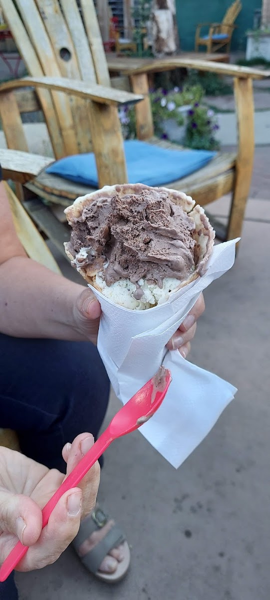 Louie's Ice Cream Shop Photos 9
