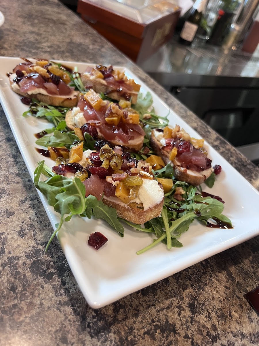 Louie’S Wood Fired Bar Grill Photos 9
