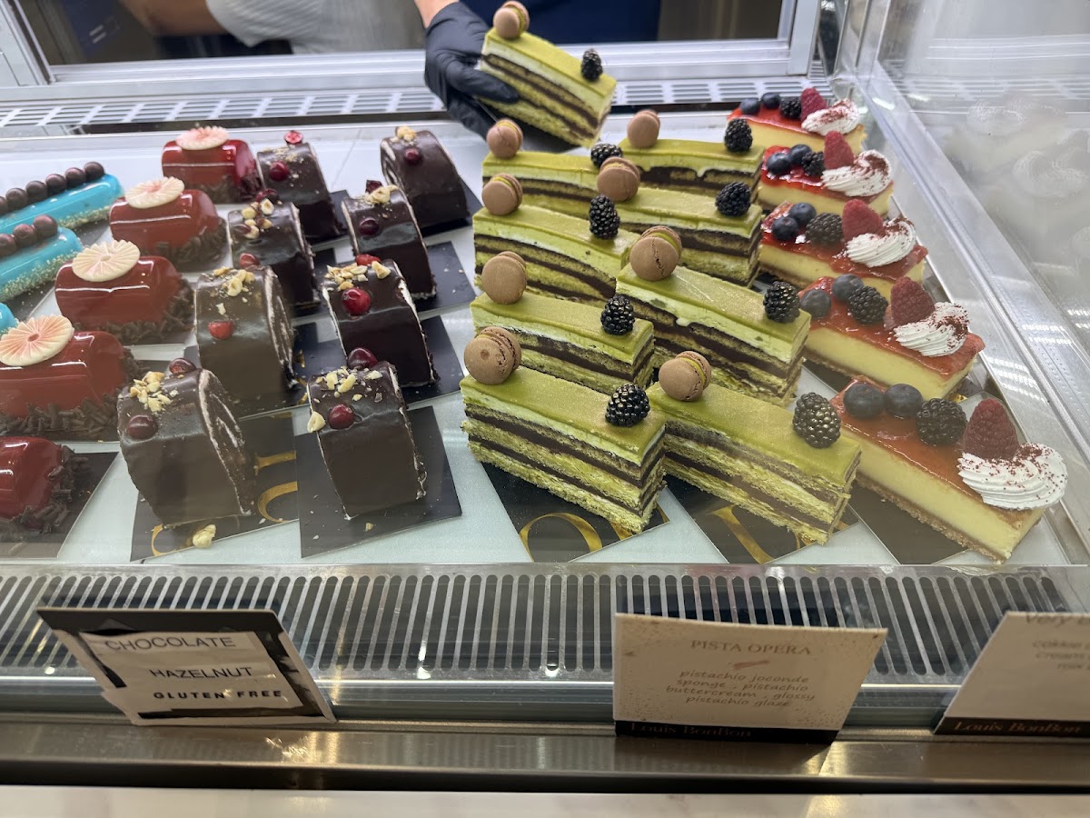 Louis Bon Bon Cafe & Patisserie Photos 2