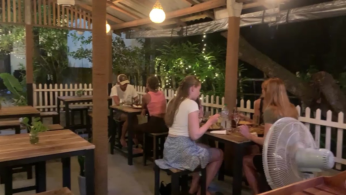 Loyed Place Cafe & Restaurant Photos 9