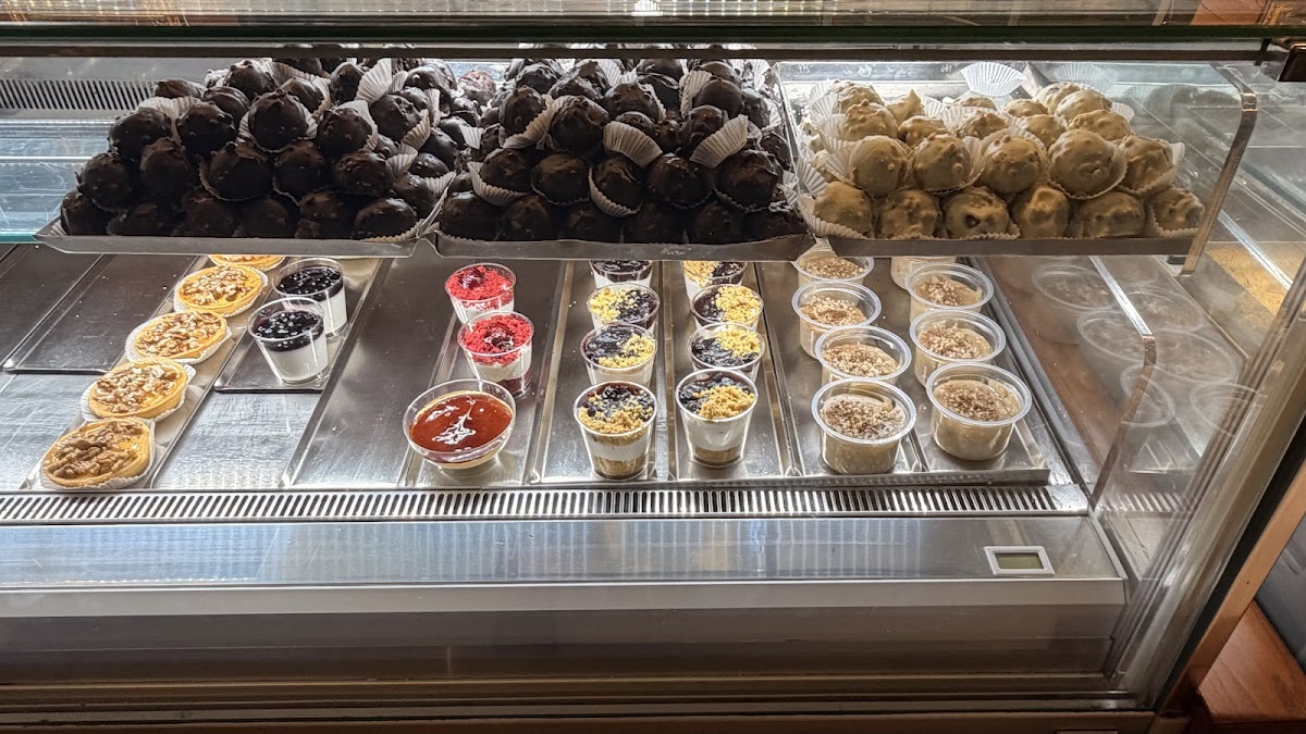 Luara Bakery & Patisserie Photos 2