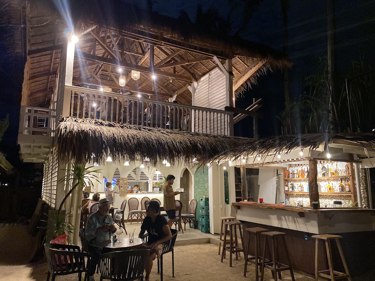 Luca Restobar