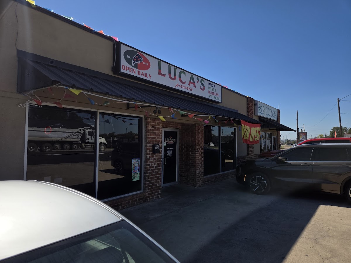 Lucas Pizza & Burgers