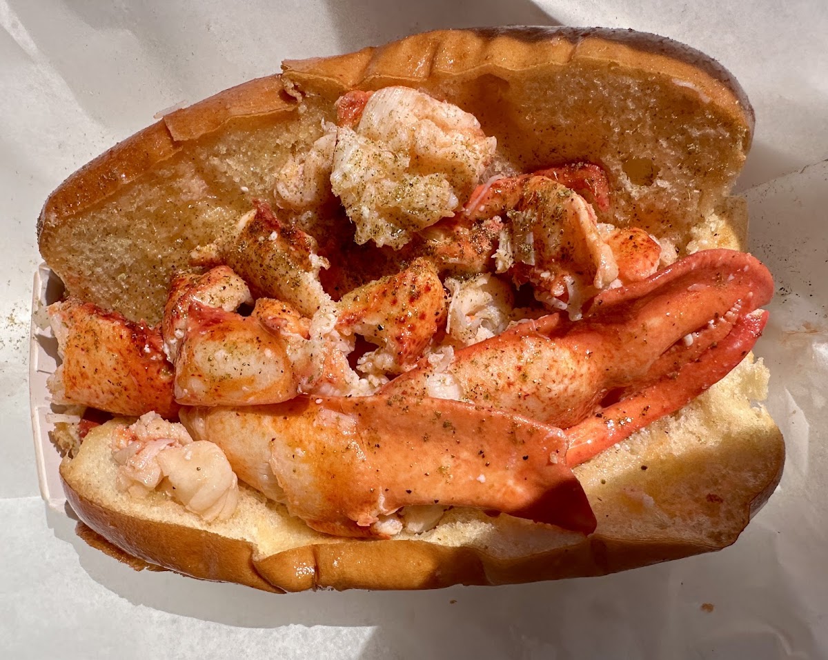 Luke's Lobster Newport Photos 2