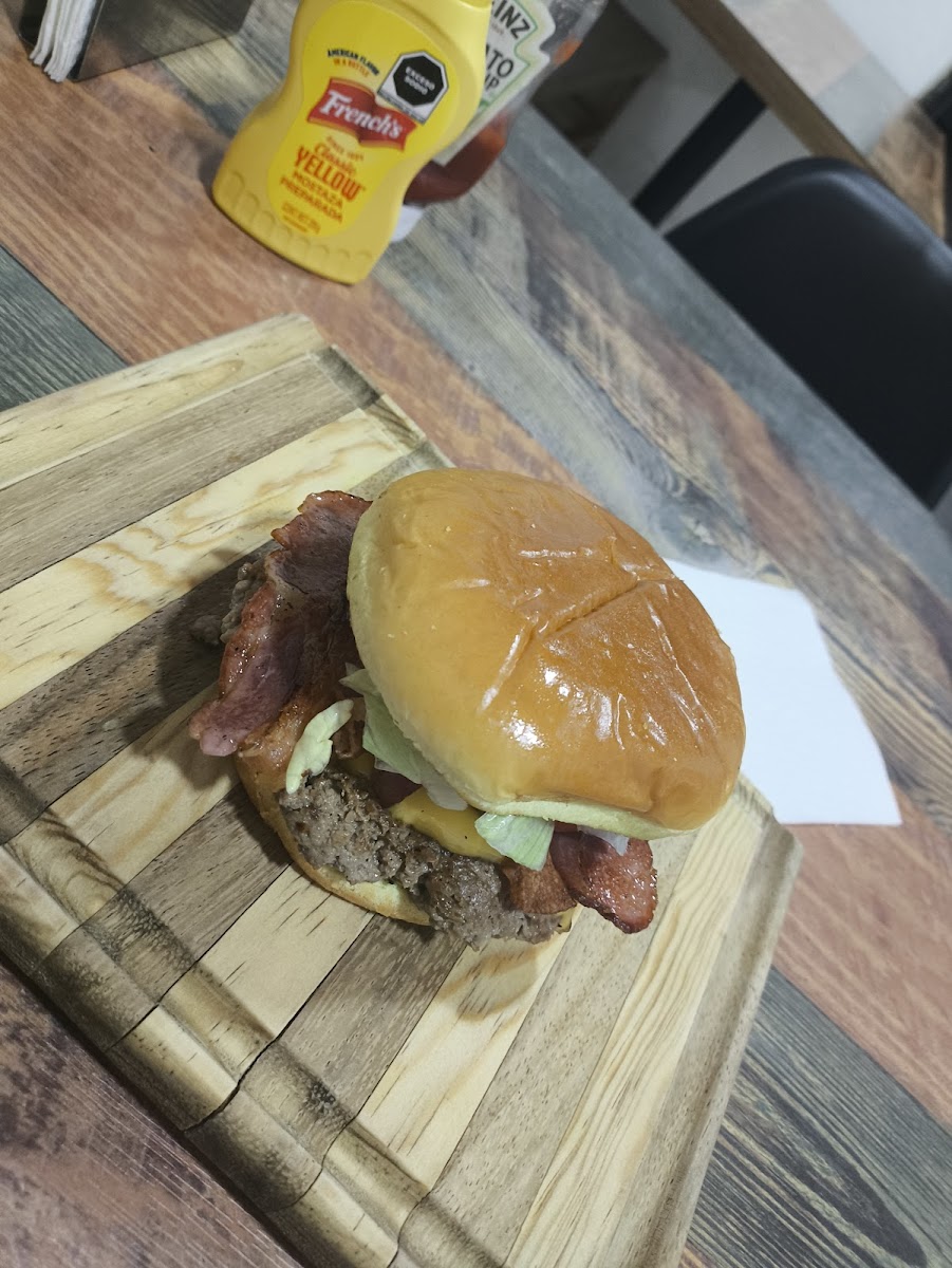 Lulaa's Burger Photos 2