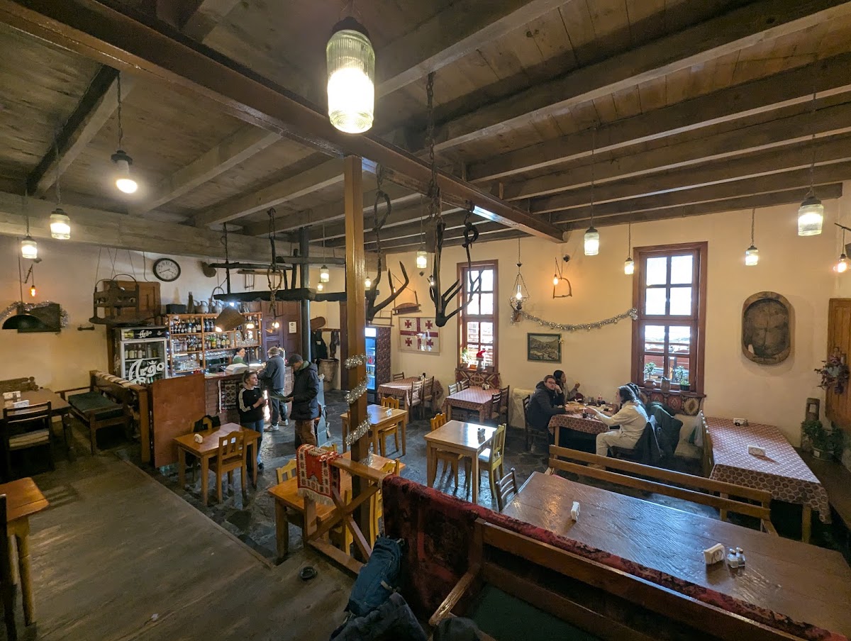 Lushnu Qor Restaurant Beer Garden