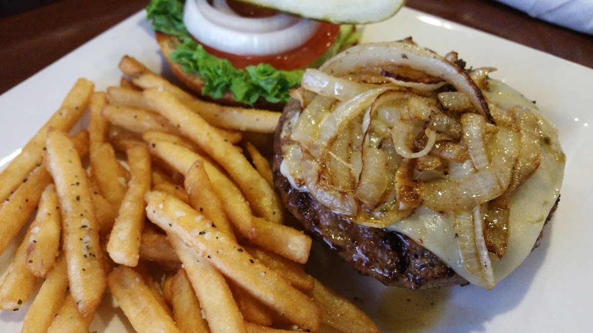 Mackenzies Pub & Grill Photos 2