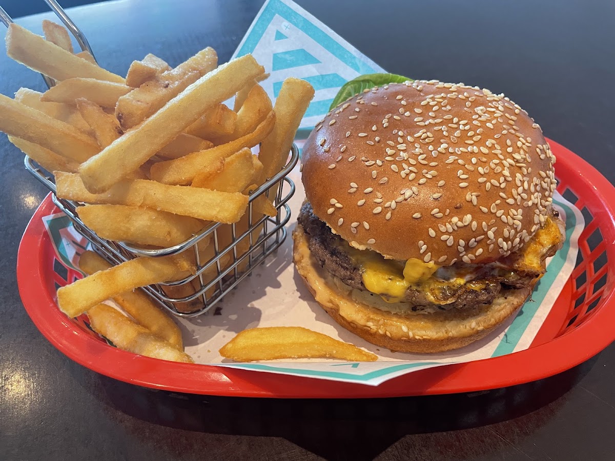 Mad Patties Bentleigh East Photos 9