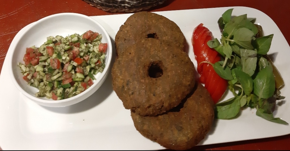 Madarbozorg Restaurant Photos 9
