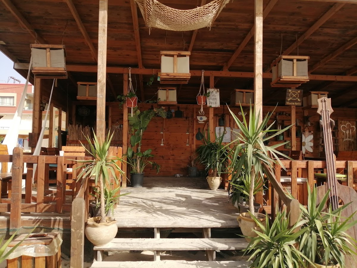 Madera Lounge & Restaurant