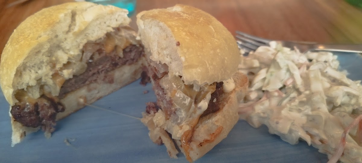 Makalolo Burger & Steak House Photos 9