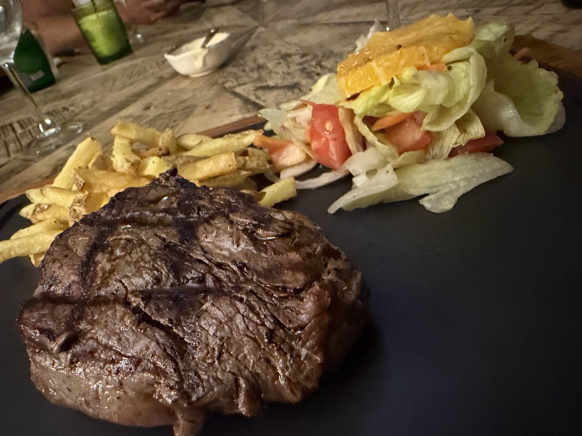 Makalolo Burger & Steak House Photos 2