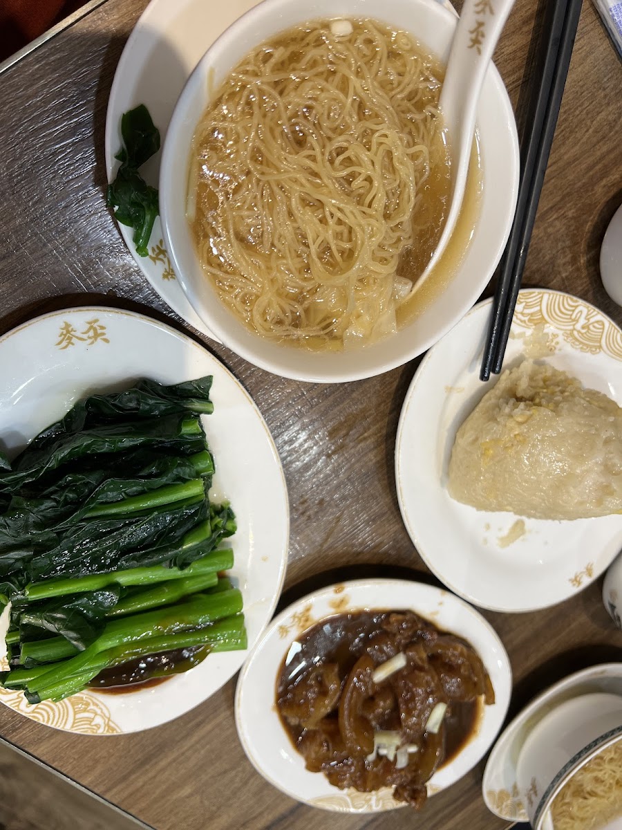 Mak's Noodles Photos 9